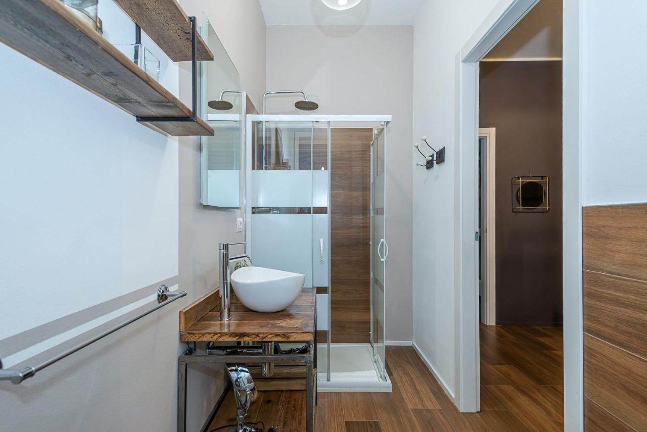 Happy Travelers Apartment By Holiday Solutions Комо Екстериор снимка