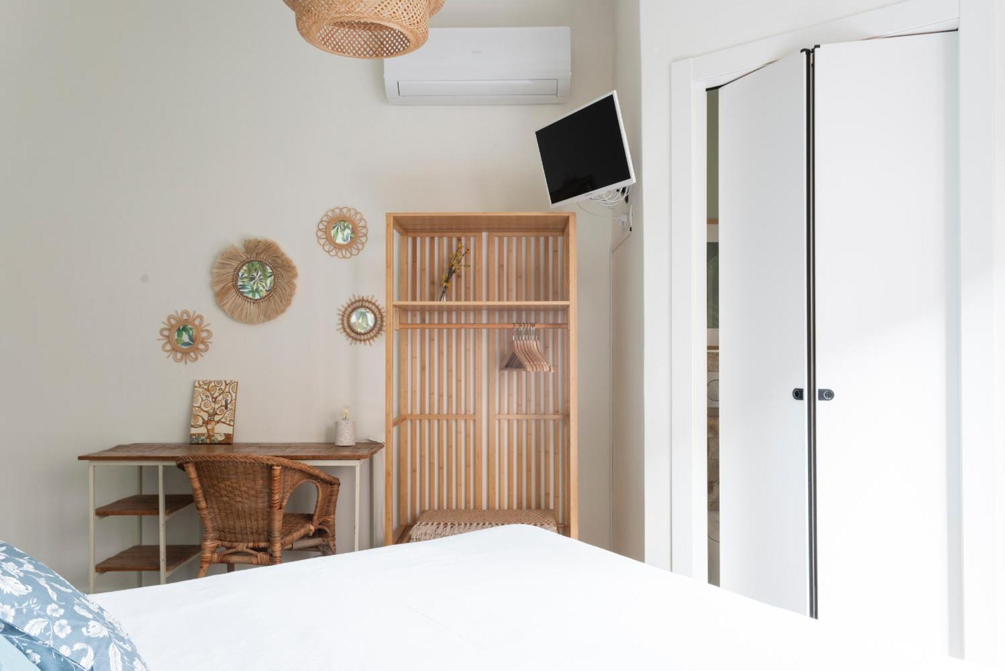 Happy Travelers Apartment By Holiday Solutions Комо Екстериор снимка