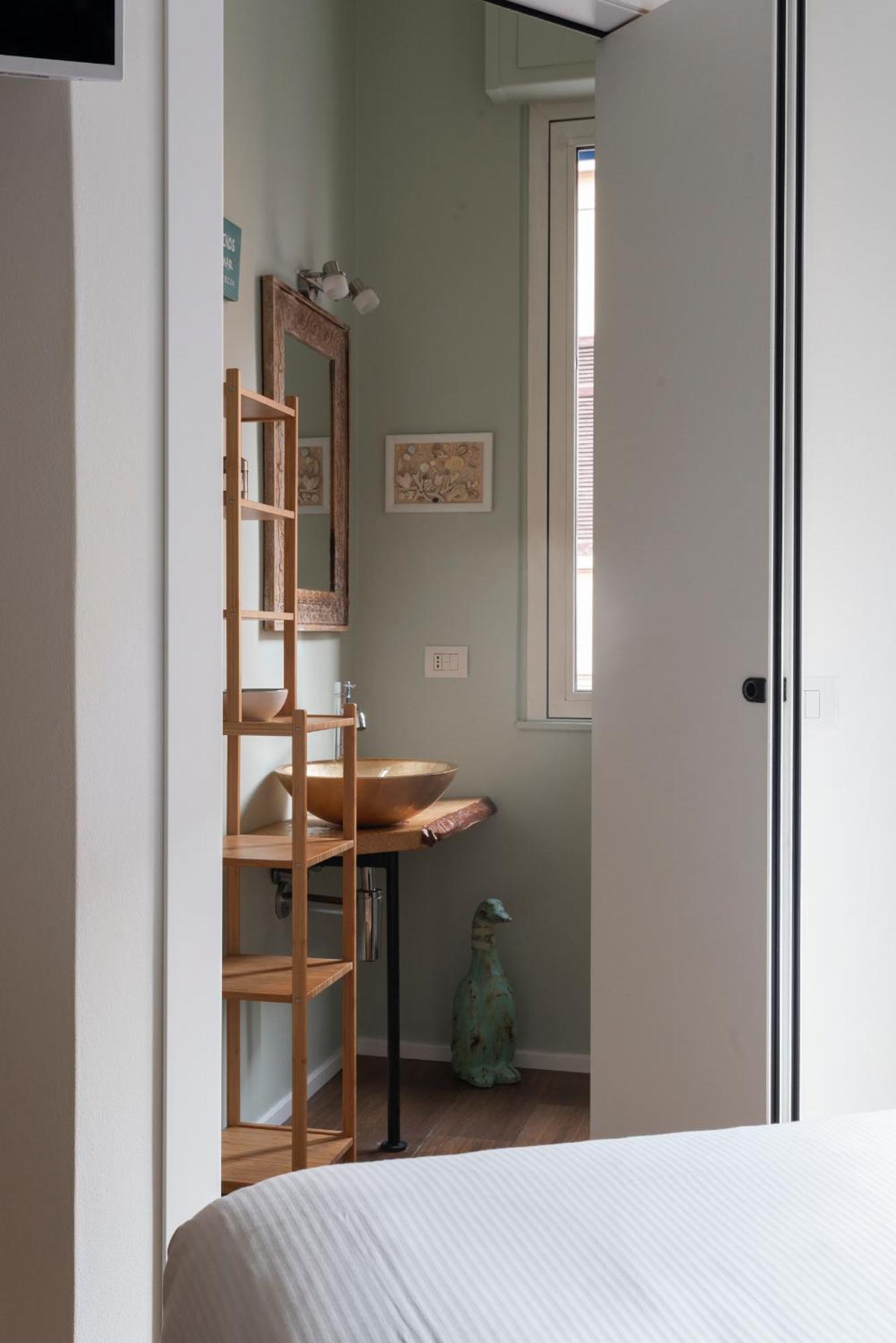 Happy Travelers Apartment By Holiday Solutions Комо Екстериор снимка
